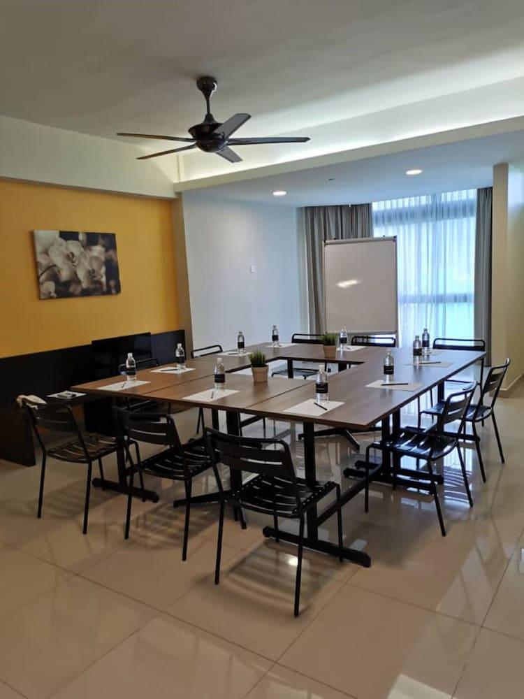Fahrenheit Suites Bukit Bintang, Куала-Лумпур Экстерьер фото